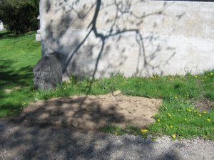 JOHN'S GRAVE