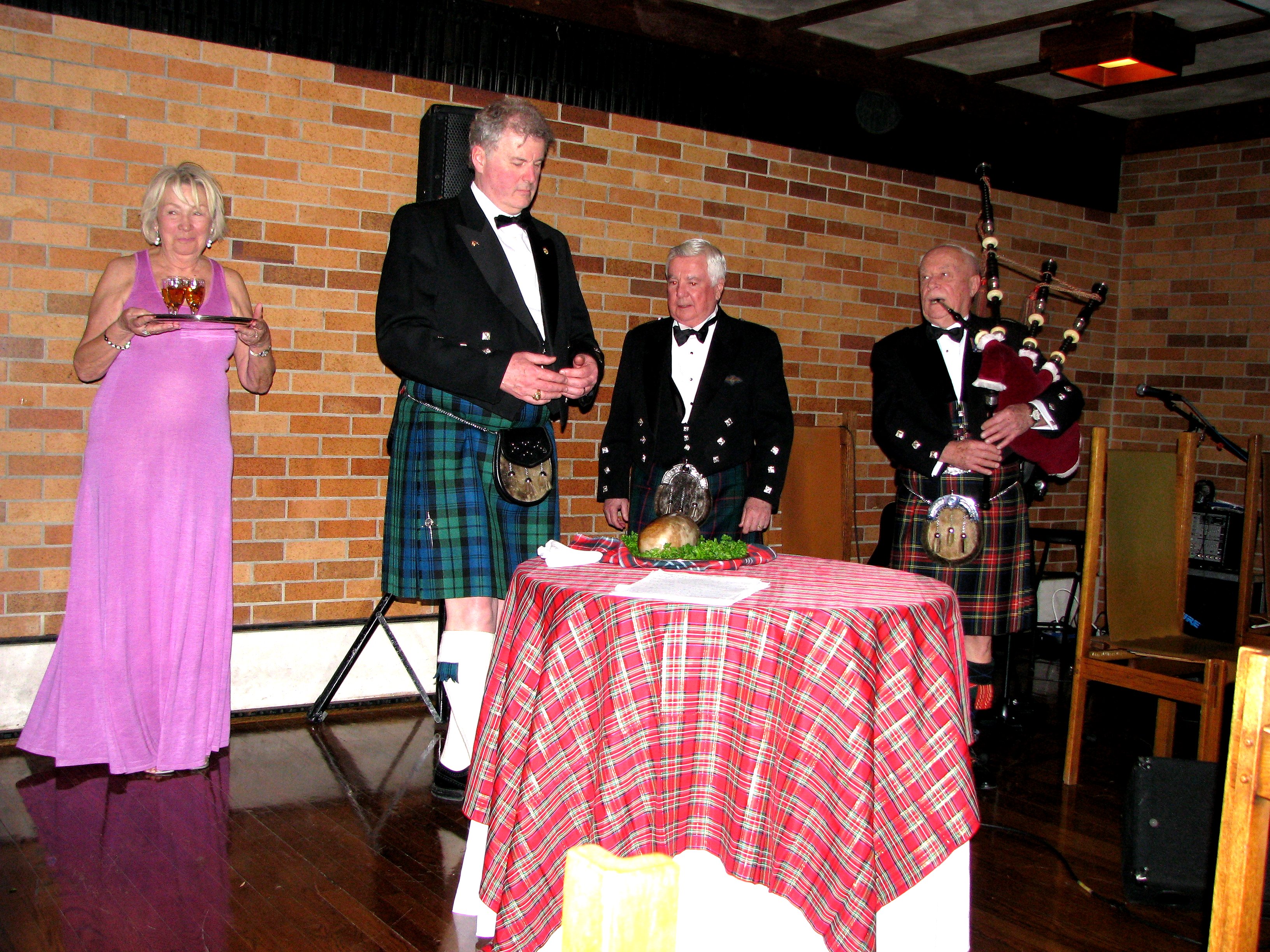 ADDRESS TO A HAGGIS
