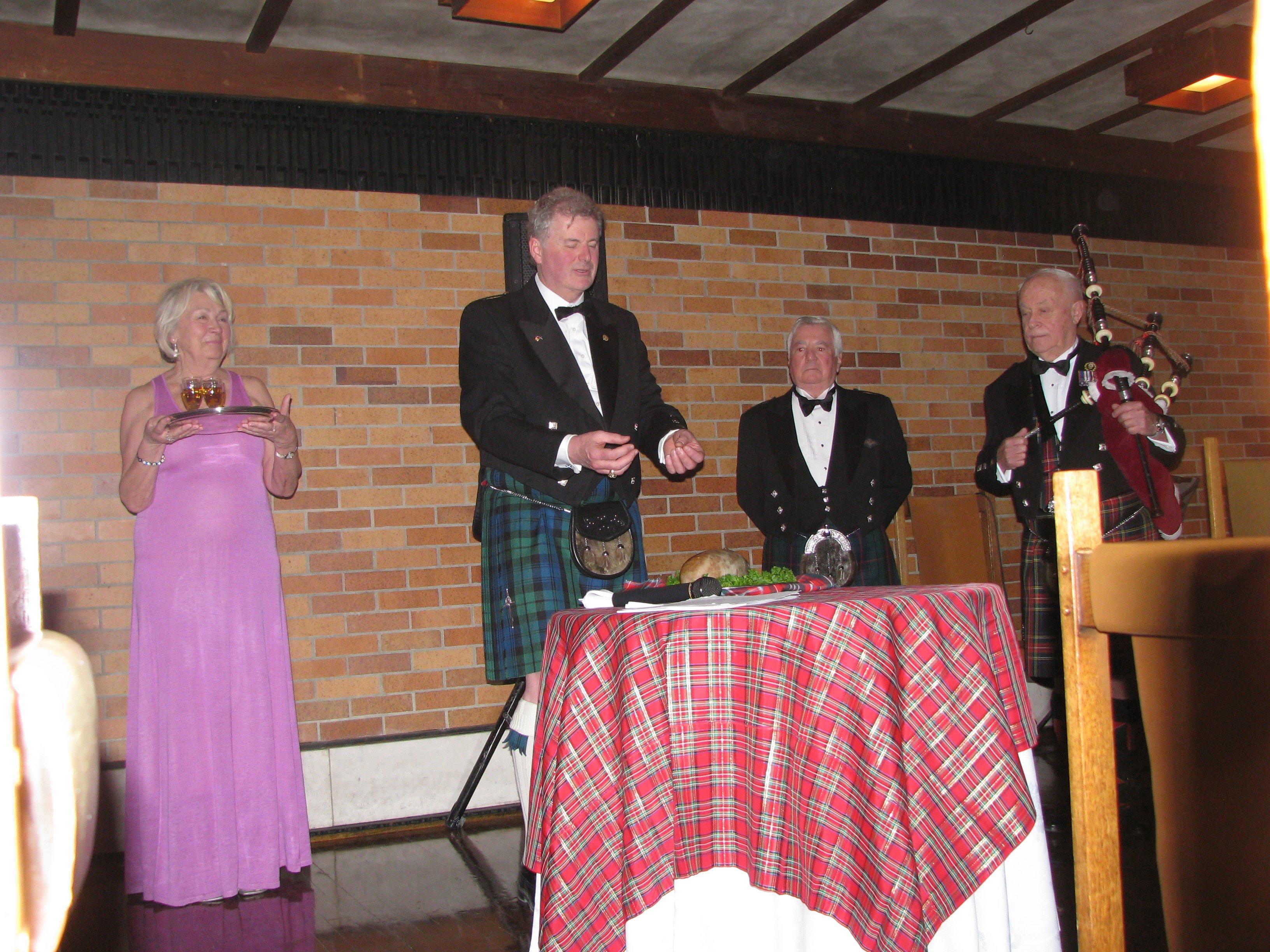 ADDRESS TO A HAGGIS