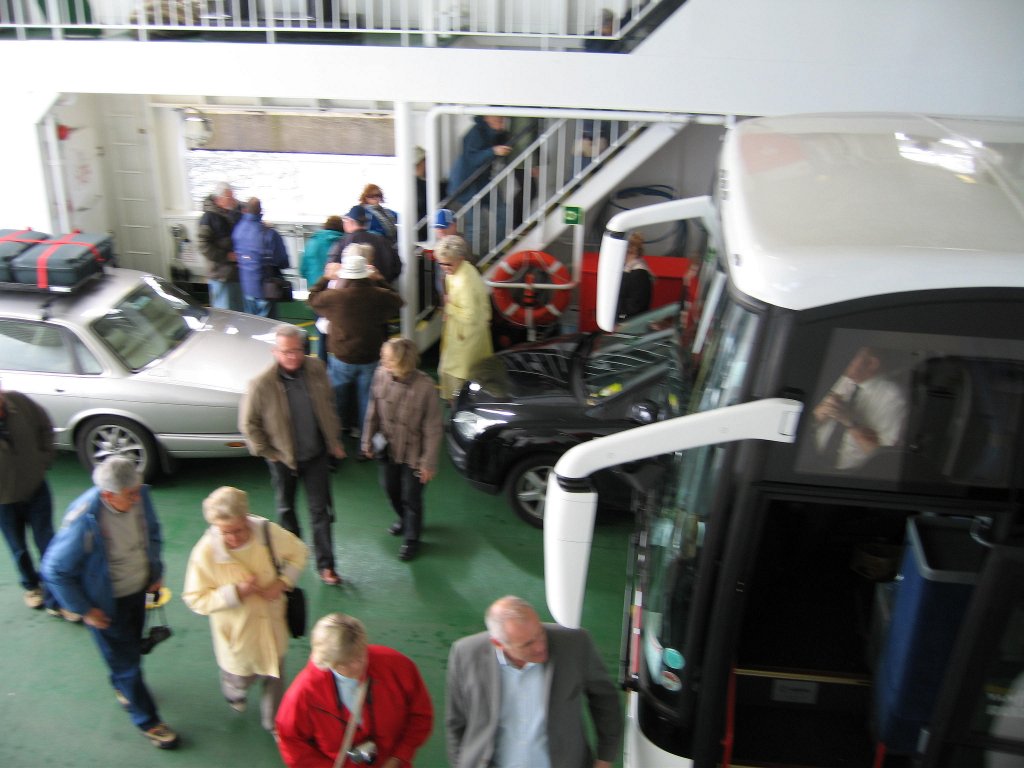 TOUR GROUP BOARDING