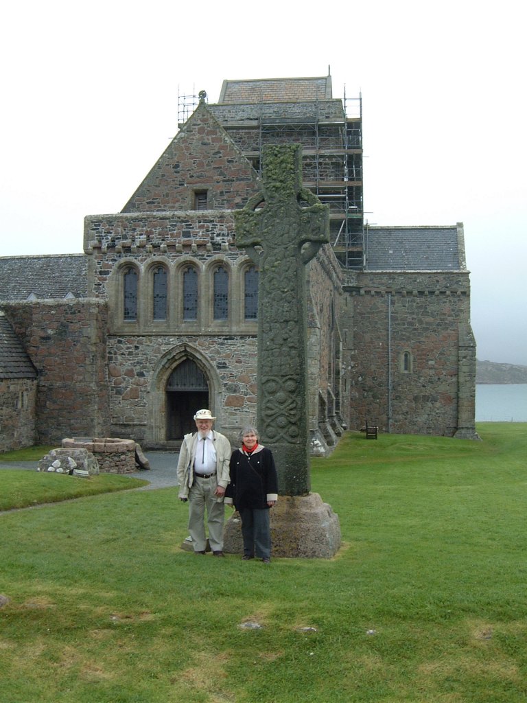 CELTIC CROSS AT ABBEY