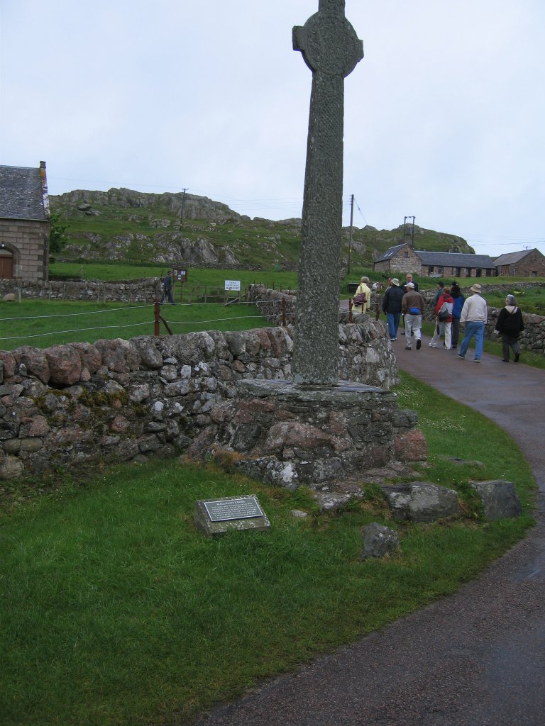 MacCLEAN'S CROSS