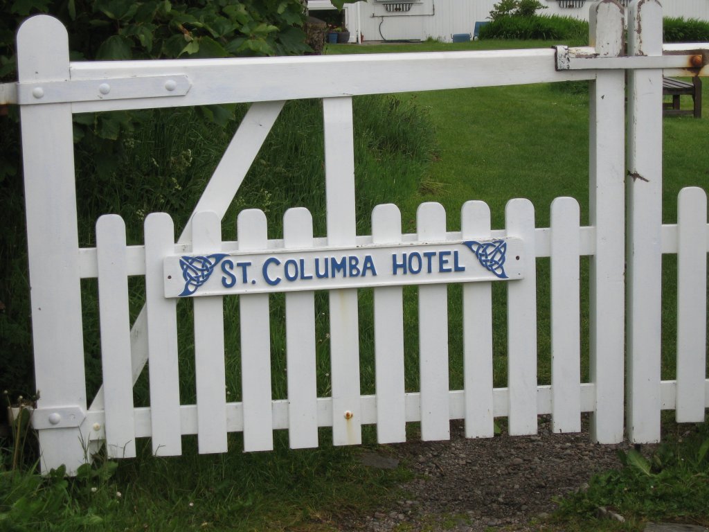 SIGN AT GATE