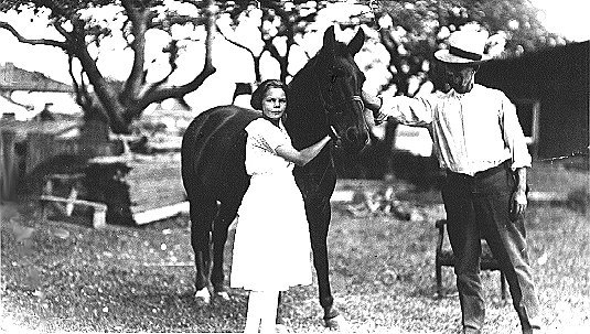 ANNIE-HORSE-EDWARD