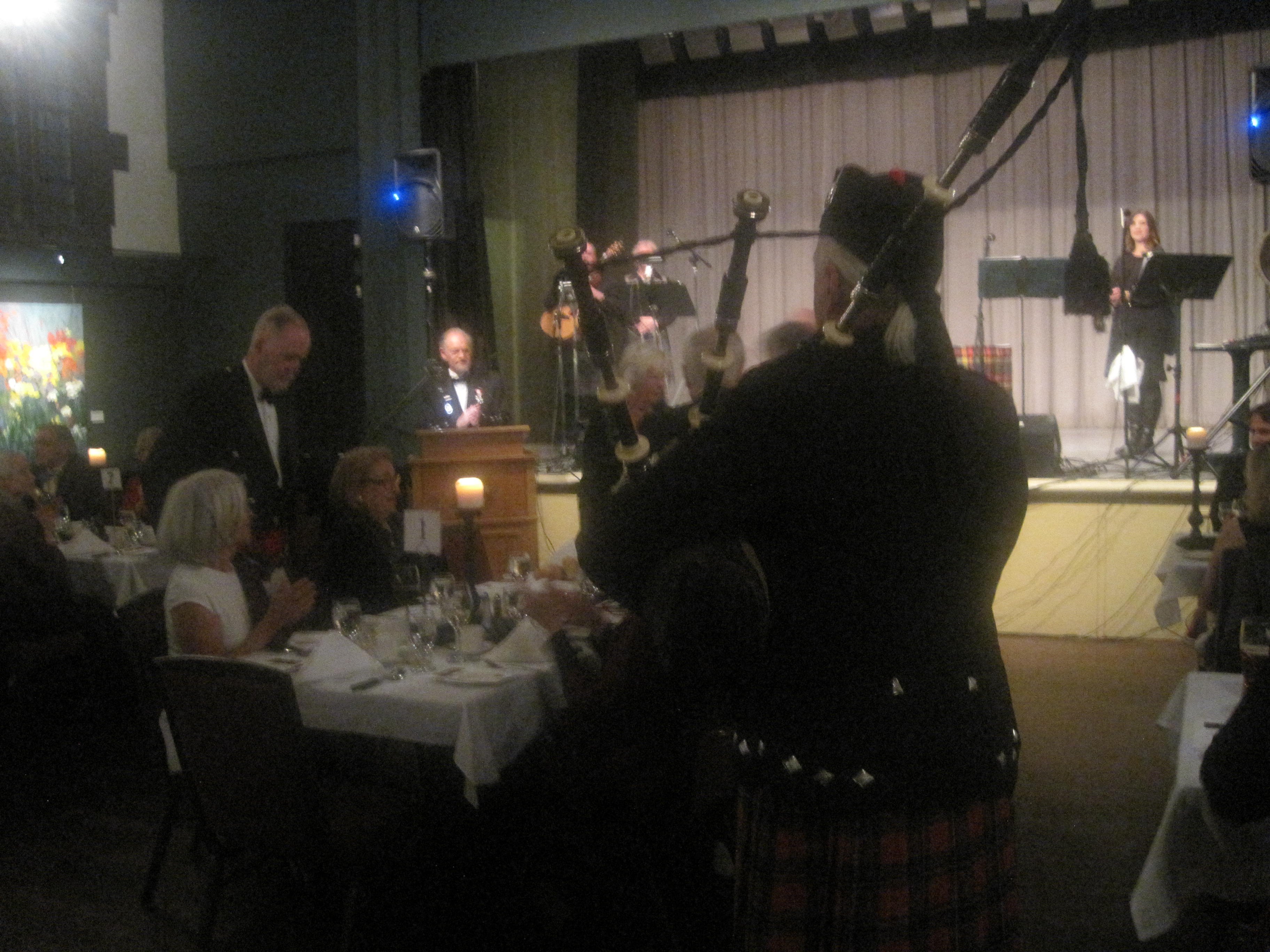 PIPING IN THE HEAD TABLE