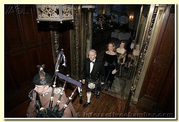 PIPING IN THE HEAD TABLE
