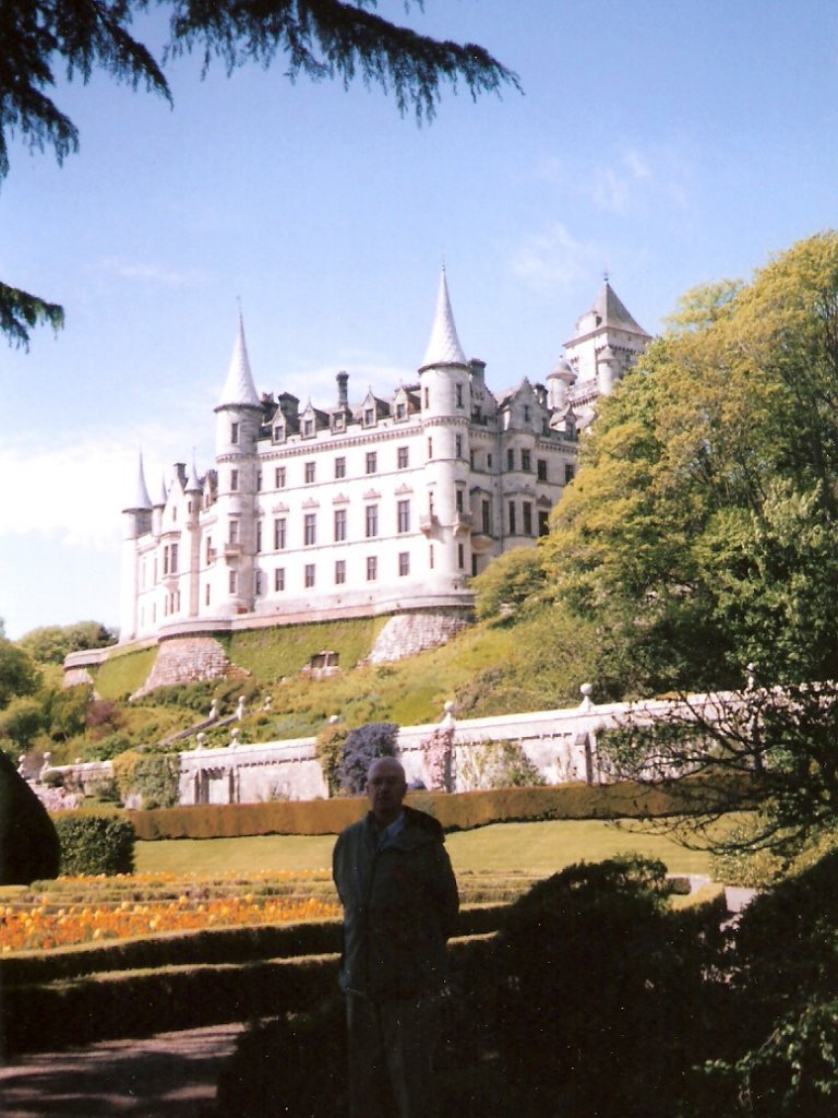 DUNROBIN CASTLE